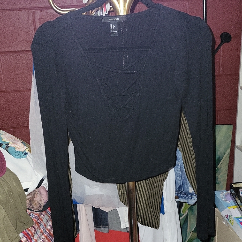 Forever 21 Black Long Sleeve Crop Top